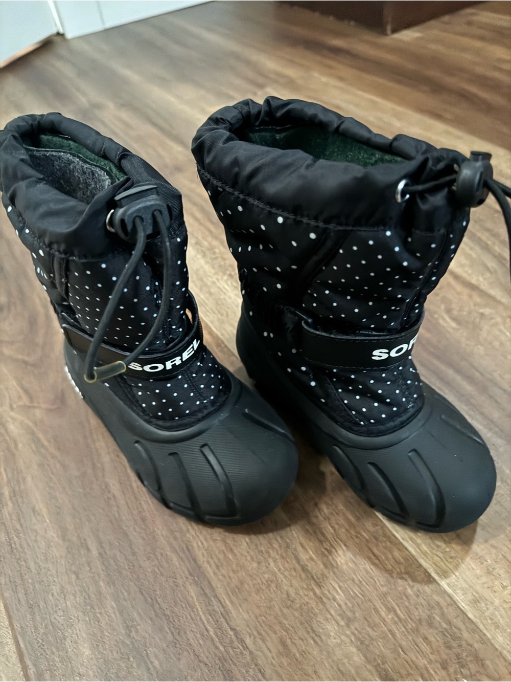 Sorel Girls Black with White Polka Dot Winter Boots -11